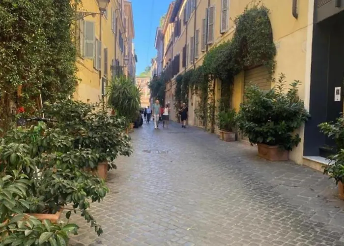Margutta Domitia Home